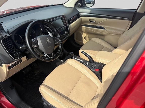 Mitsubishi Outlander 10 of 16
