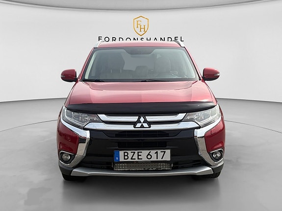 Mitsubishi Outlander 2 of 16