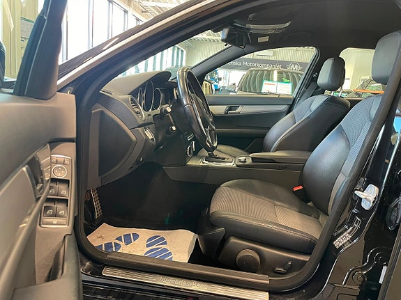 Mercedes-Benz C180 17 of 28