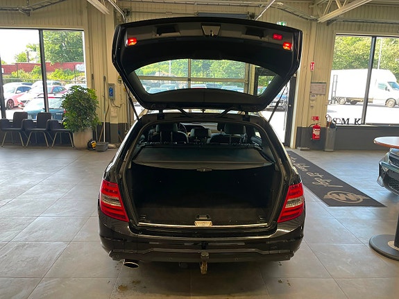 Mercedes-Benz C180 7 of 28