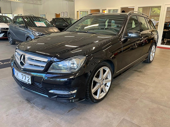 Mercedes-Benz C180 3 of 28
