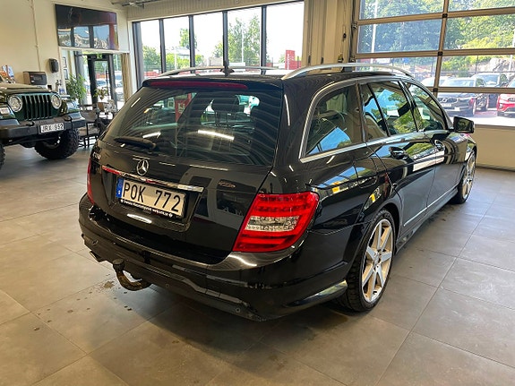 Mercedes-Benz C180 11 of 28