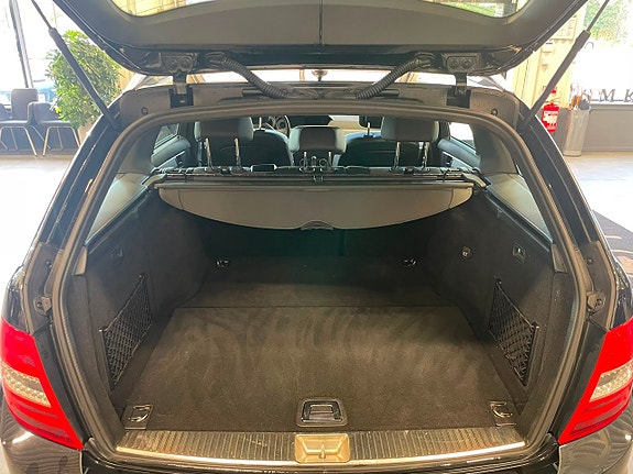 Mercedes-Benz C180 8 of 28