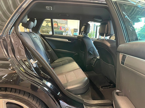 Mercedes-Benz C180 15 of 28