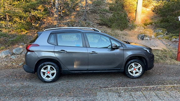 Peugeot 2008 5 of 7