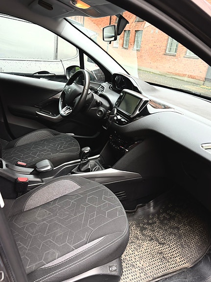Peugeot 2008 3 of 7