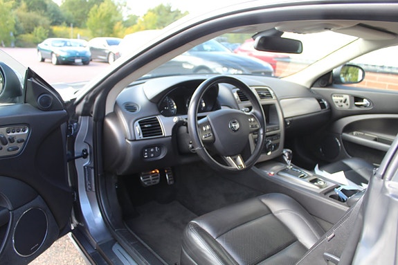 Jaguar XK 6 of 10