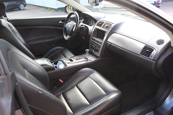 Jaguar XK 5 of 10