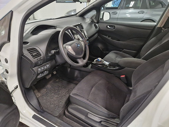 Nissan Leaf 8 of 16