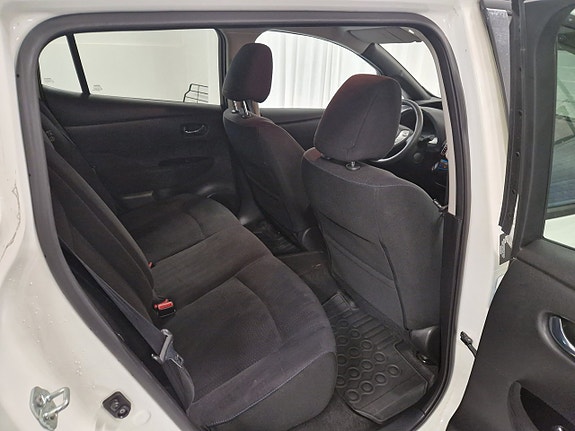 Nissan Leaf 10 of 16