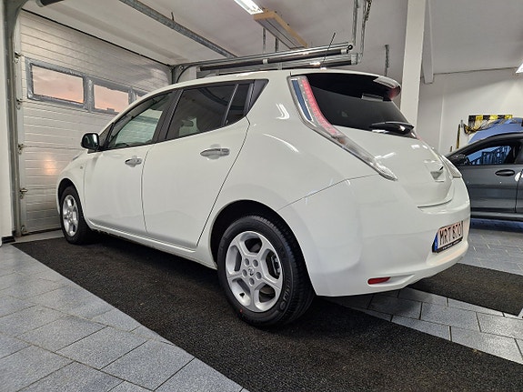Nissan Leaf 4 of 16