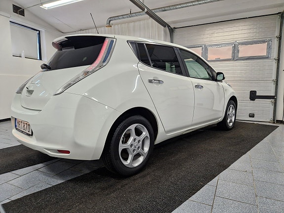 Nissan Leaf 2 of 16