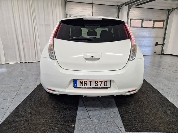 Nissan Leaf 6 of 16