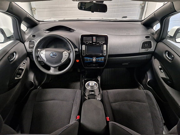 Nissan Leaf 9 of 16