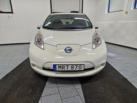 Nissan Leaf 5 of 16