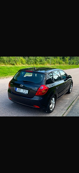 Kia Ceed 4 of 6