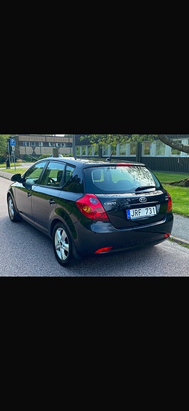 Kia Ceed 3 of 6