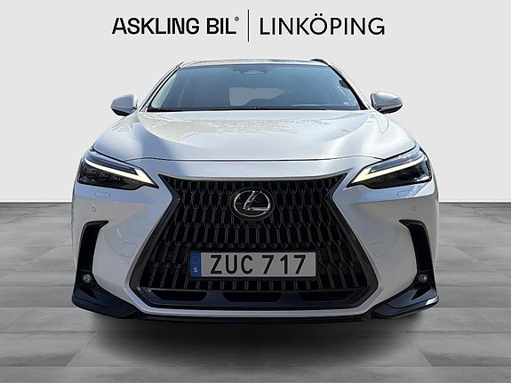 Lexus NX450h+ 4 of 10