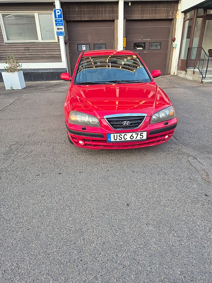 Hyundai Elantra 3 of 3