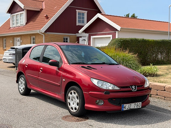Peugeot 206 2 of 9