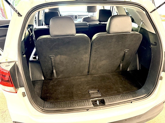 Kia Sorento 13 of 17