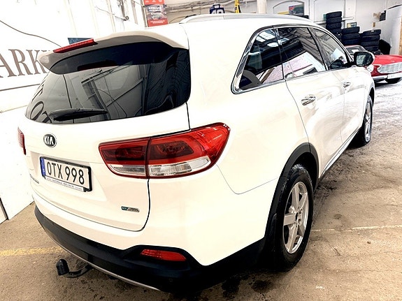 Kia Sorento 5 of 17