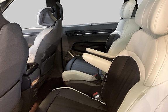 Kia EV9 10 of 21