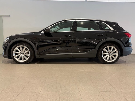 Audi e-tron 3 of 12