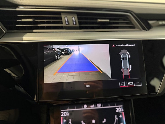 Audi e-tron 12 of 12