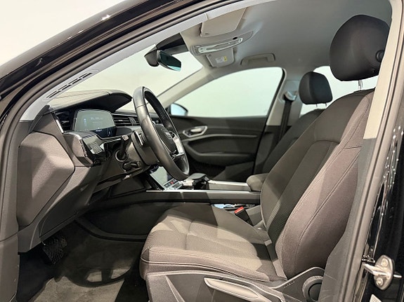 Audi e-tron 11 of 12