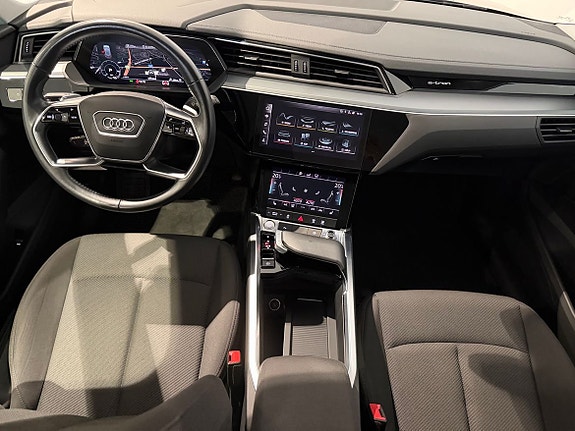 Audi e-tron 9 of 12