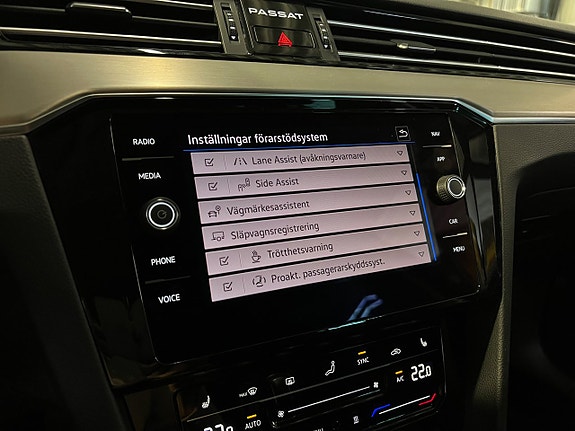 Volkswagen Passat 10 of 17