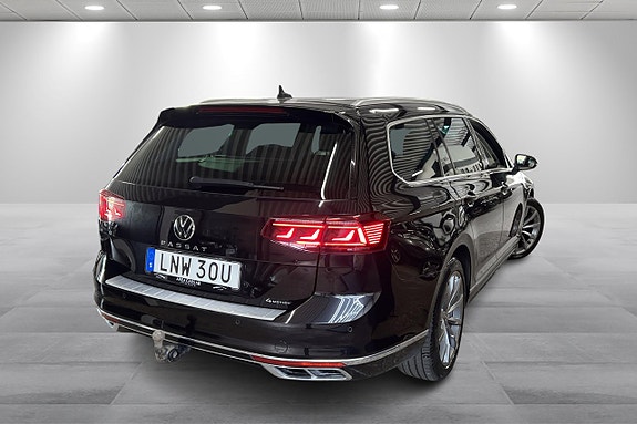Volkswagen Passat 16 of 17