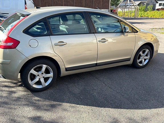 Citroen C4 4 of 6