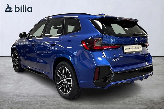 BMW iX1 2 of 19