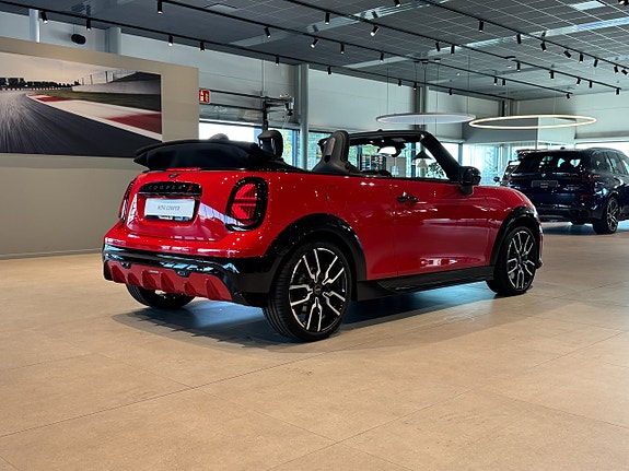 MINI Cooper S 4 of 17