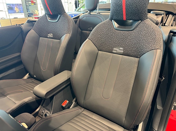 MINI Cooper S 8 of 17