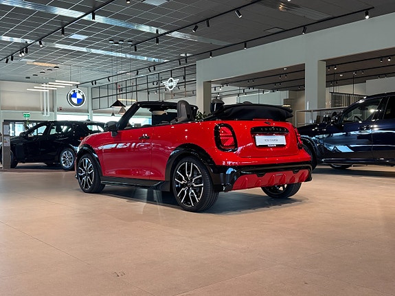 MINI Cooper S 6 of 17