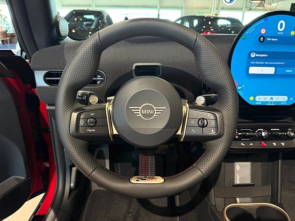 MINI Cooper S 9 of 17