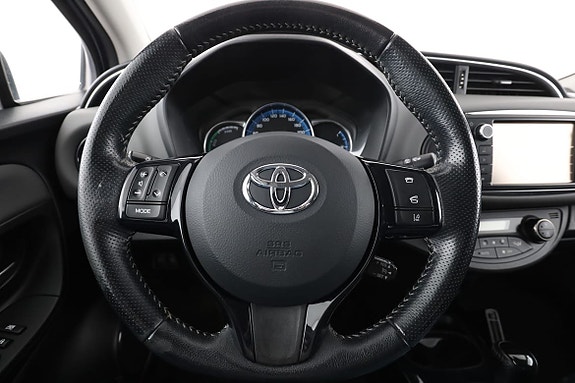 Toyota Yaris 17 of 30