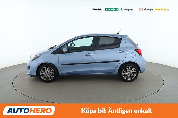 Toyota Yaris 2 of 30
