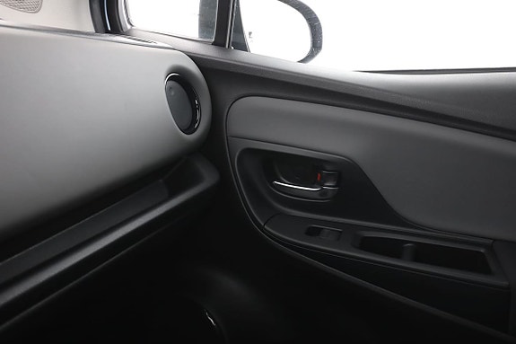 Toyota Yaris 27 of 30
