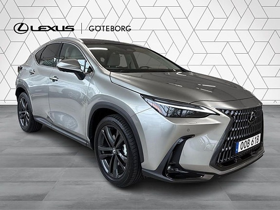 Lexus NX450h+ 2 of 15