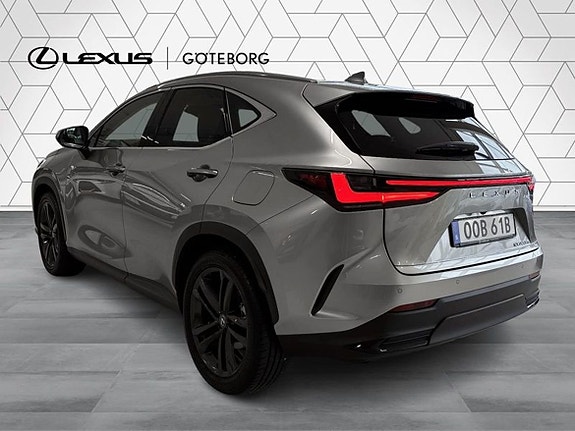 Lexus NX450h+ 3 of 15