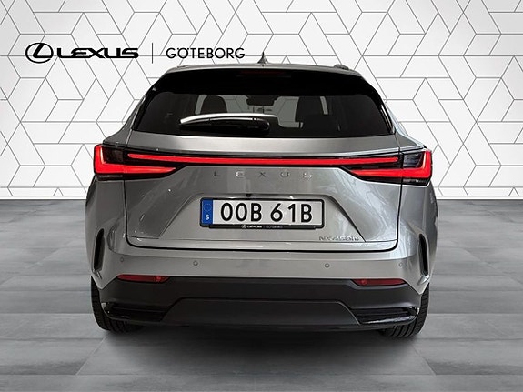 Lexus NX450h+ 5 of 15