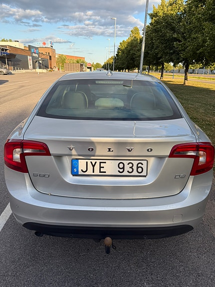 Volvo S60 4 of 6