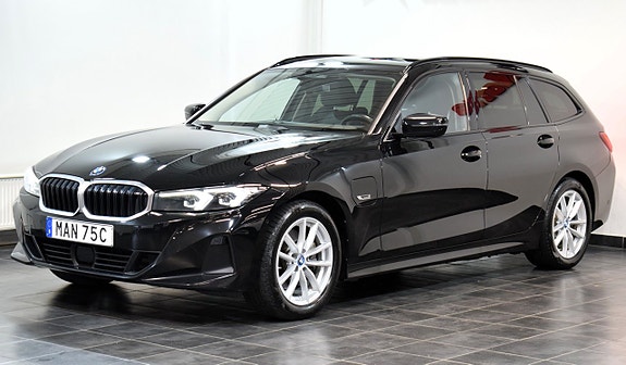 BMW 330e 4 of 5