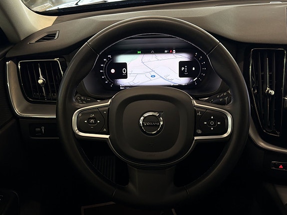 Volvo XC60 16 of 27