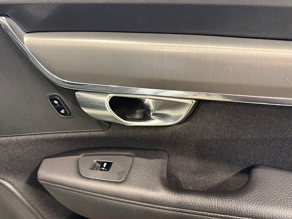 Volvo V90 10 of 30