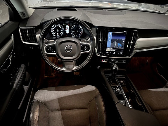 Volvo V90 3 of 30